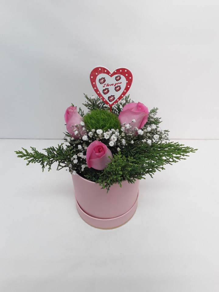 Bouquet with 3 pink roses in the box