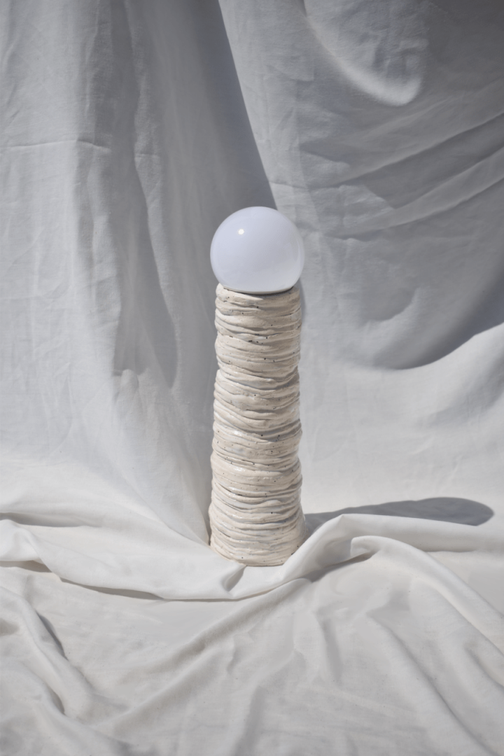 LAYERING TABLE LAMP / WHITE