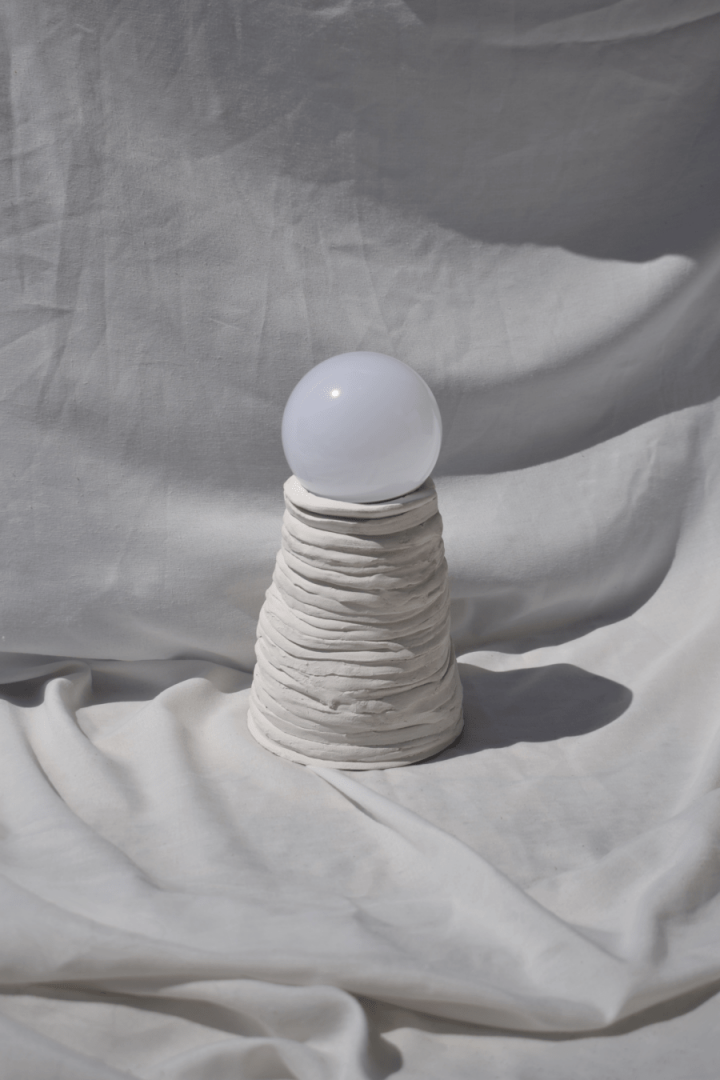 LAYERING TABLE LAMP / WHITE