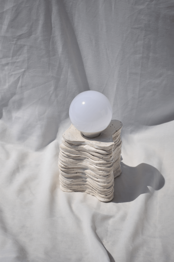 LAYERING TABLE LAMP / WHITE