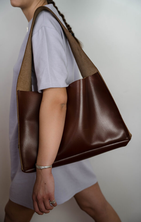 HOBO BAG / BROWN / LEATHER / L