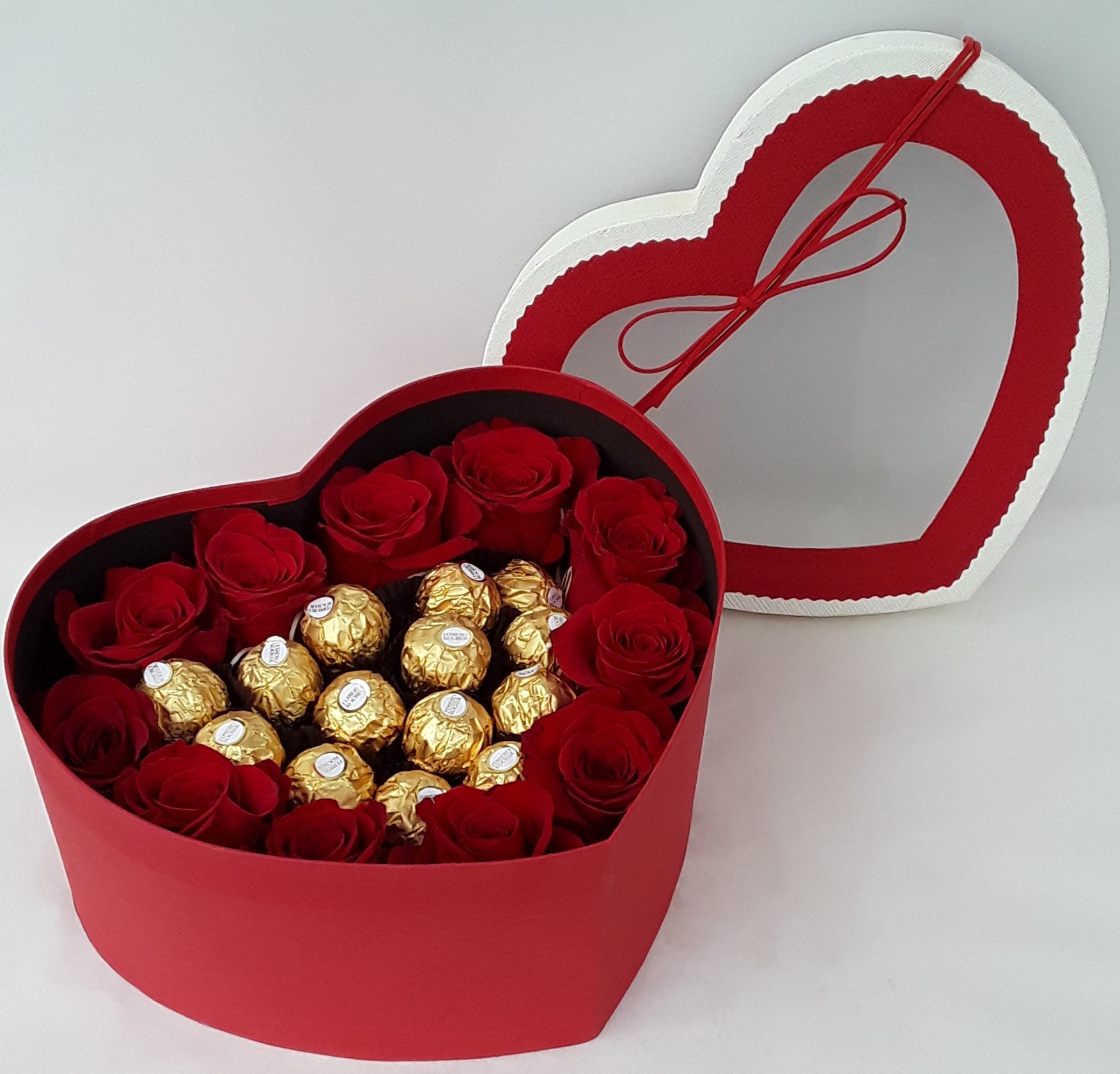 11 roses in heart box!!