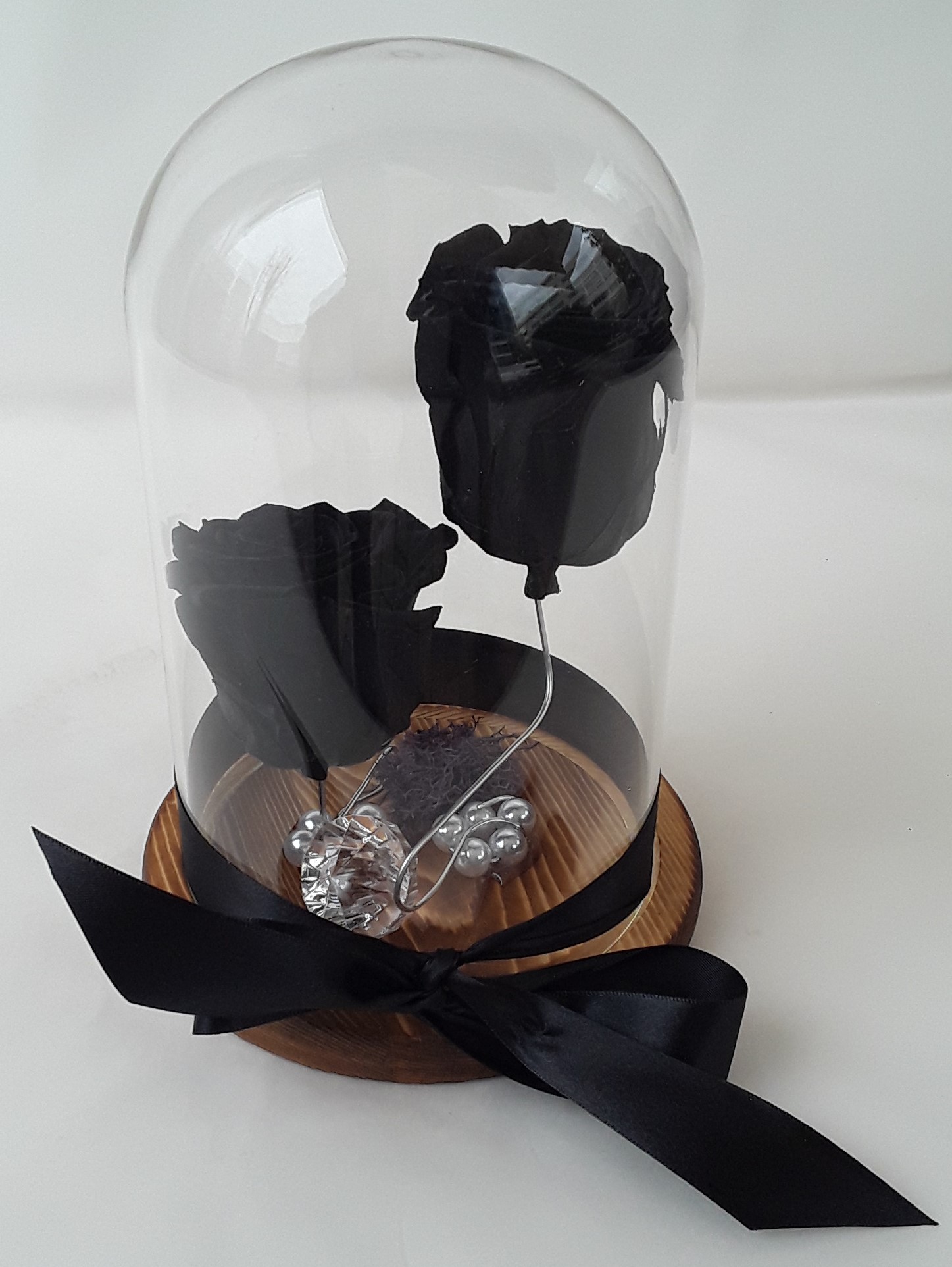 2 black forever roses!!!
