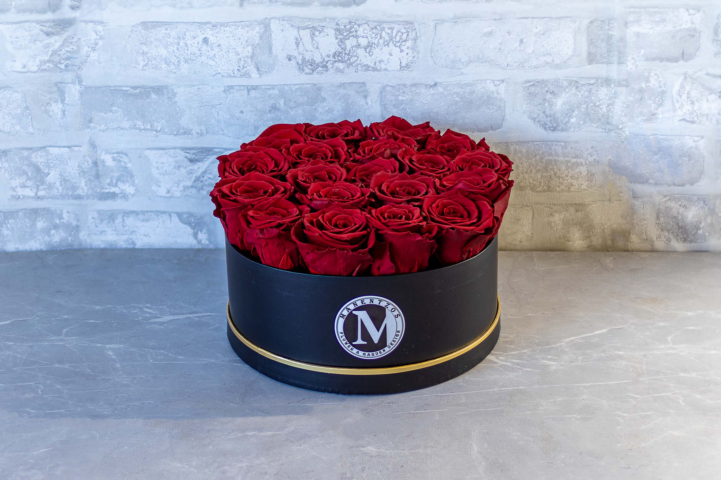 Velvet with 25 roses No 1012