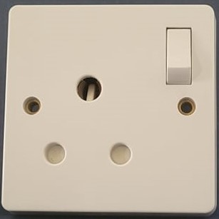 ASHLEY SS815 15A SW/SOCKET 1-G WHITE