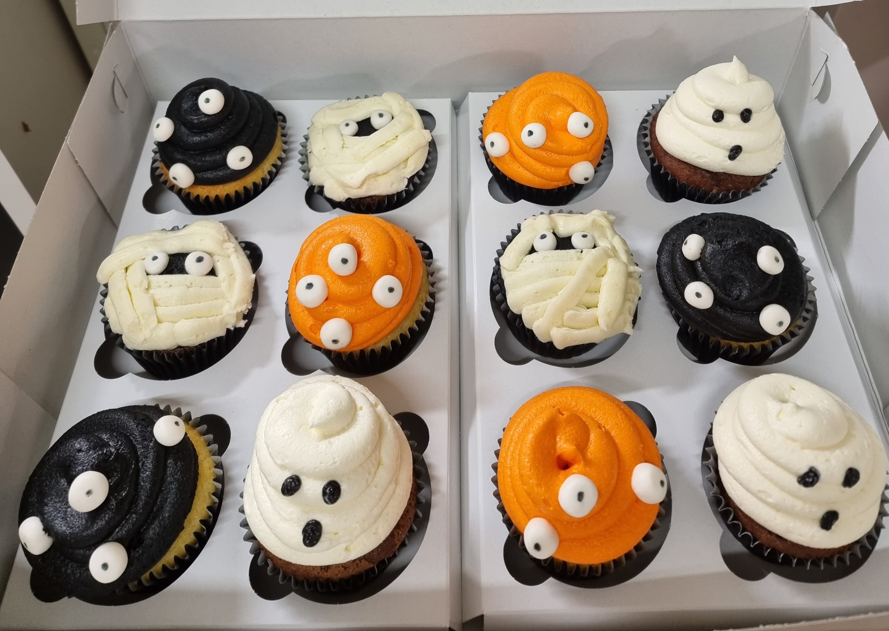 Halloween Sweet Decorated Cupcakes