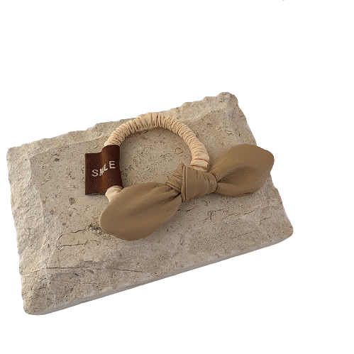 Girl's Leather Like Tiny Bow Knot Elastic In Camel Colour 1Pc