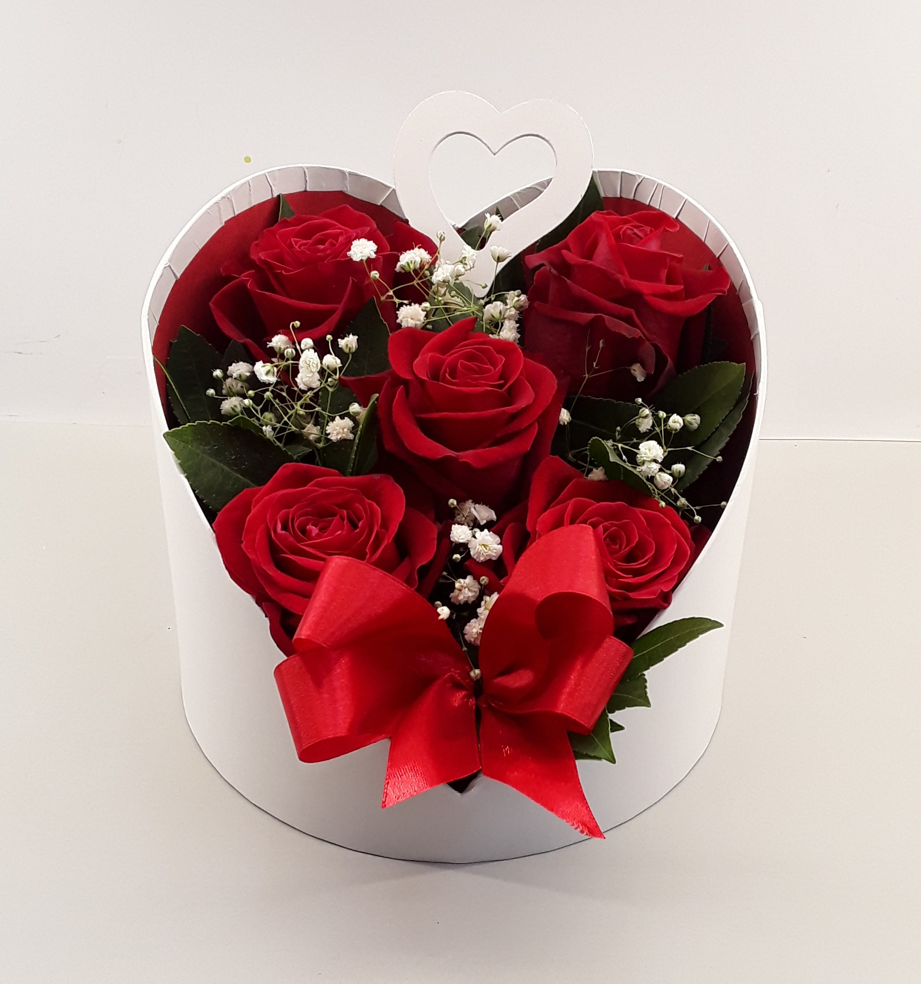 B2405-- Love's set Red roses in white heart box