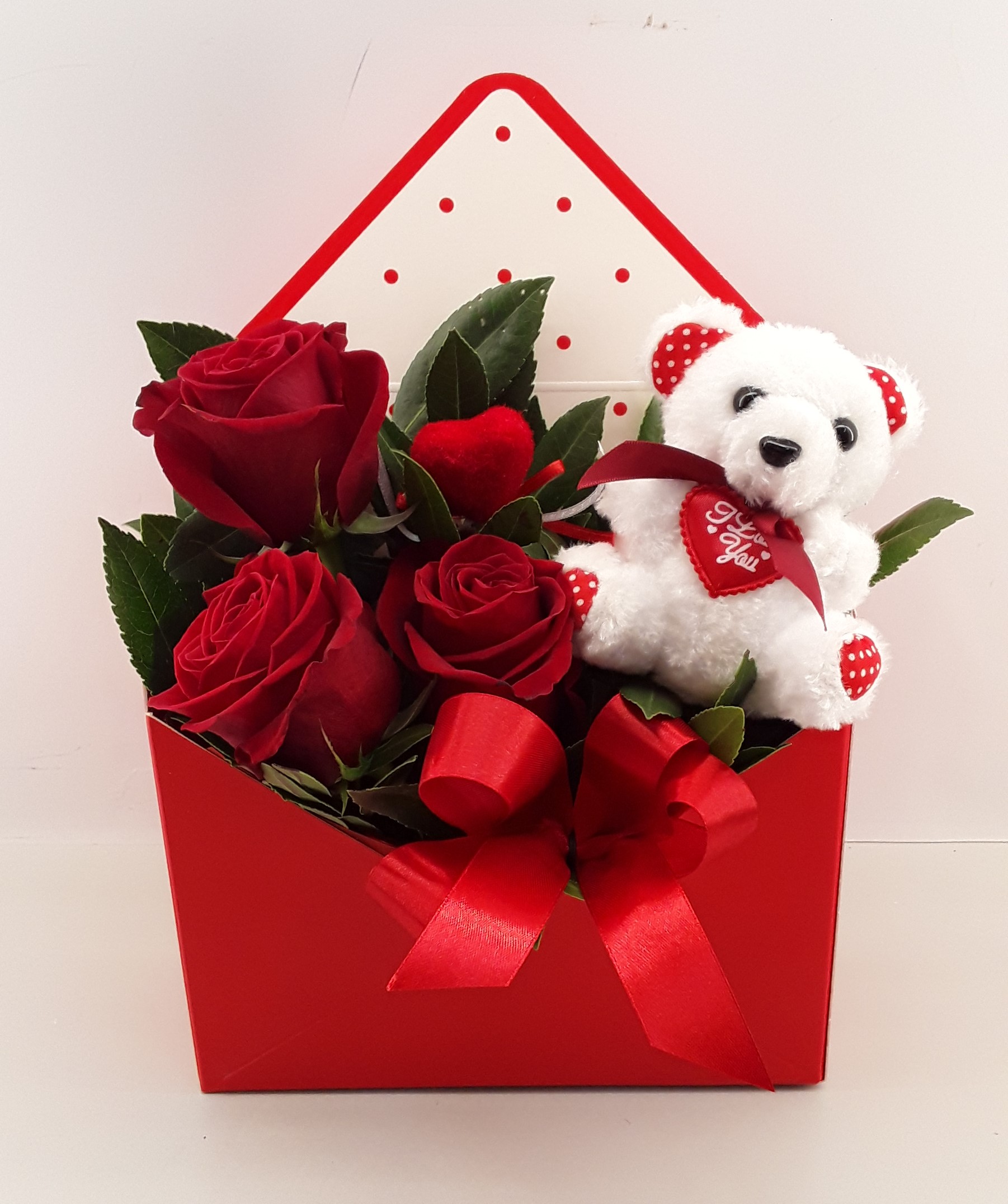 B2410-- Love's set Red roses in red letter box