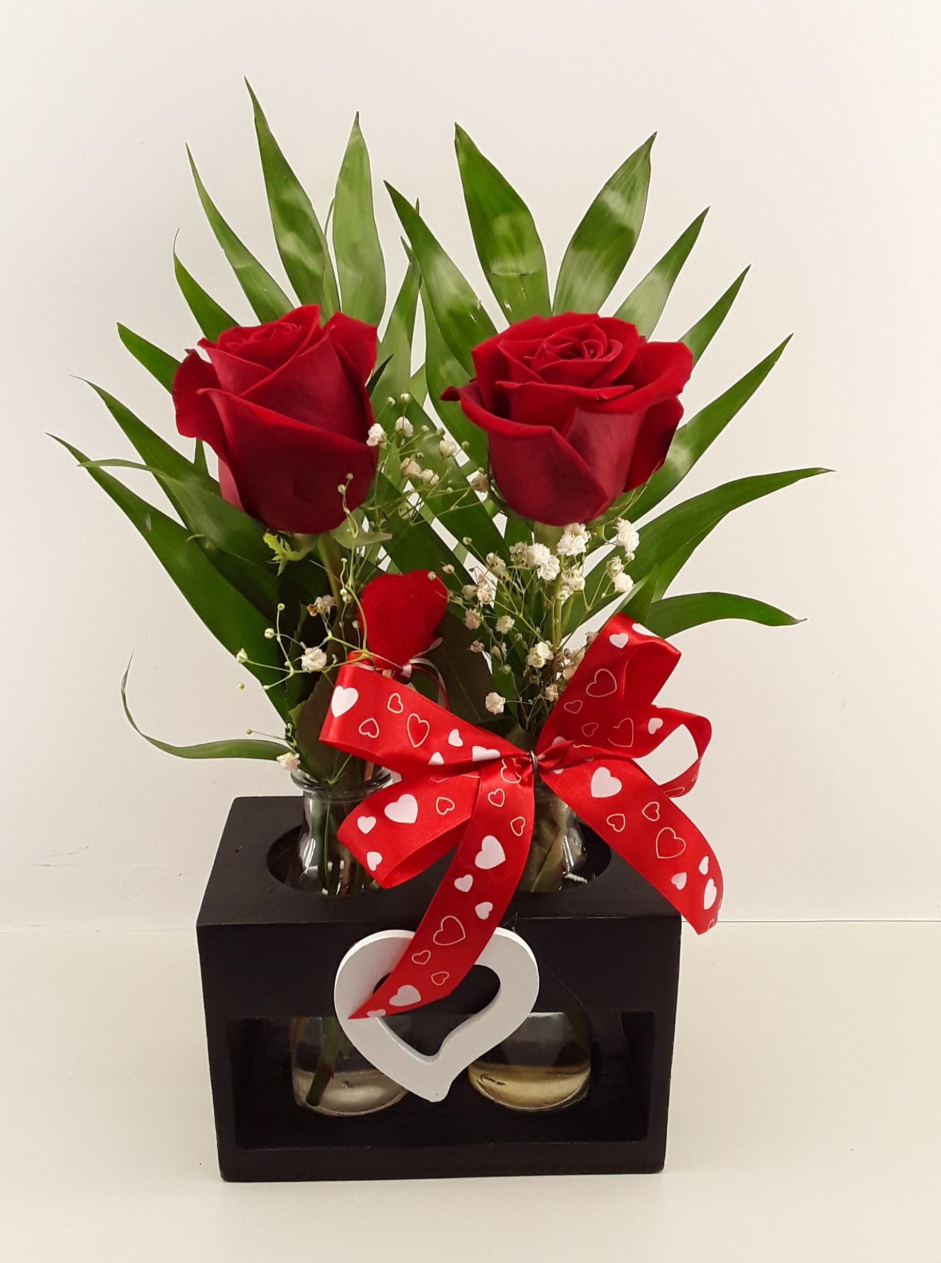B2413--Red roses in wooden base