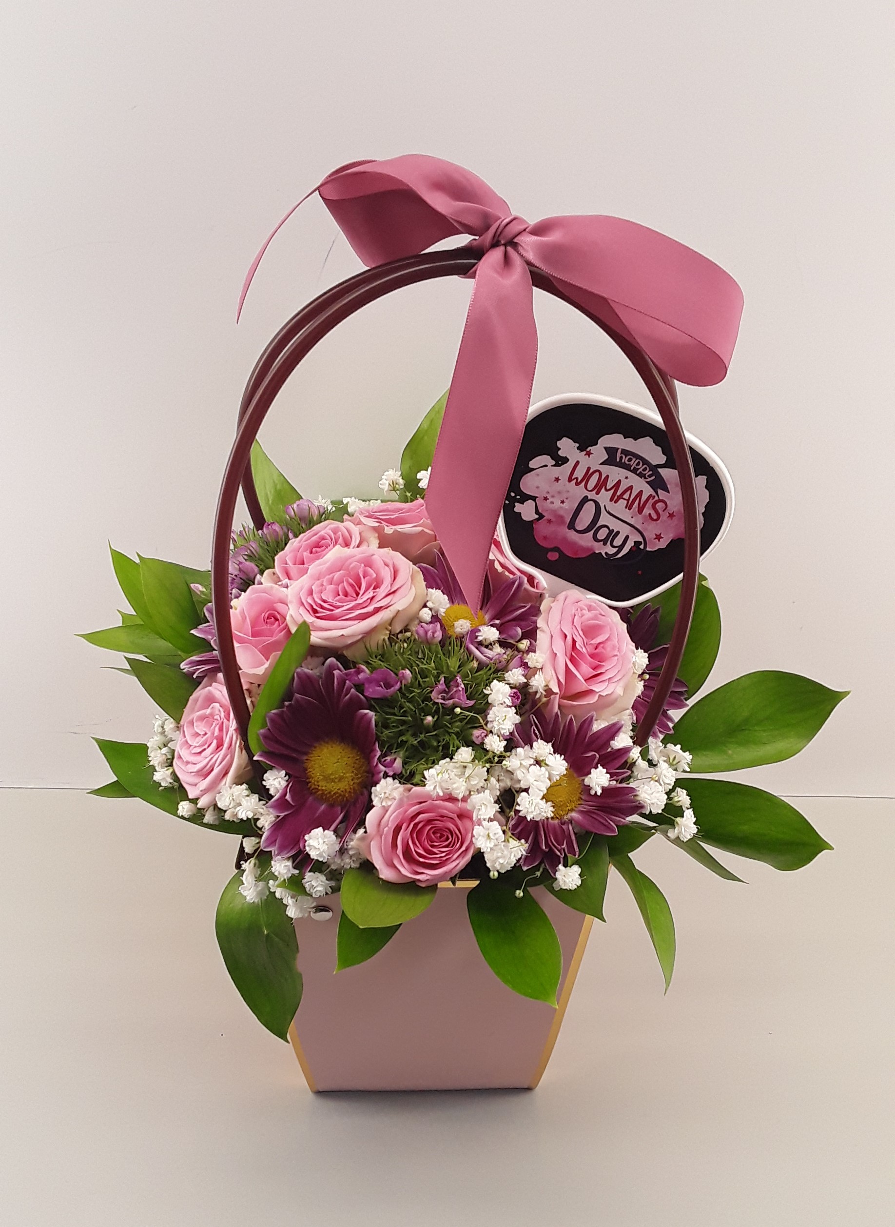 W2415--Mixed flowers in pink bag