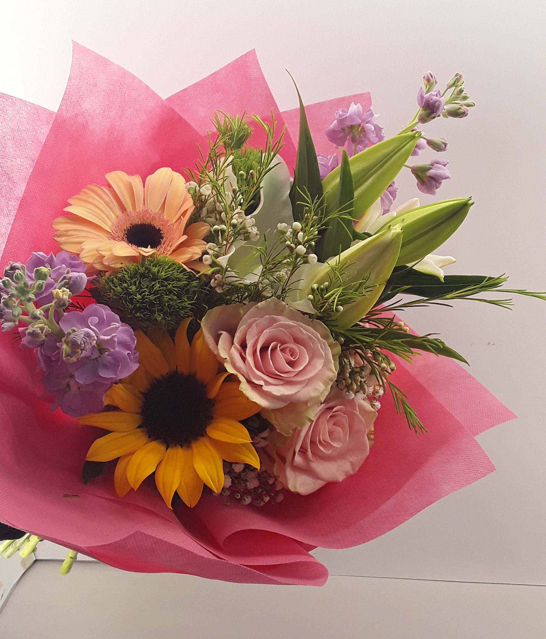 W2431--Mixed flowers in bouquet