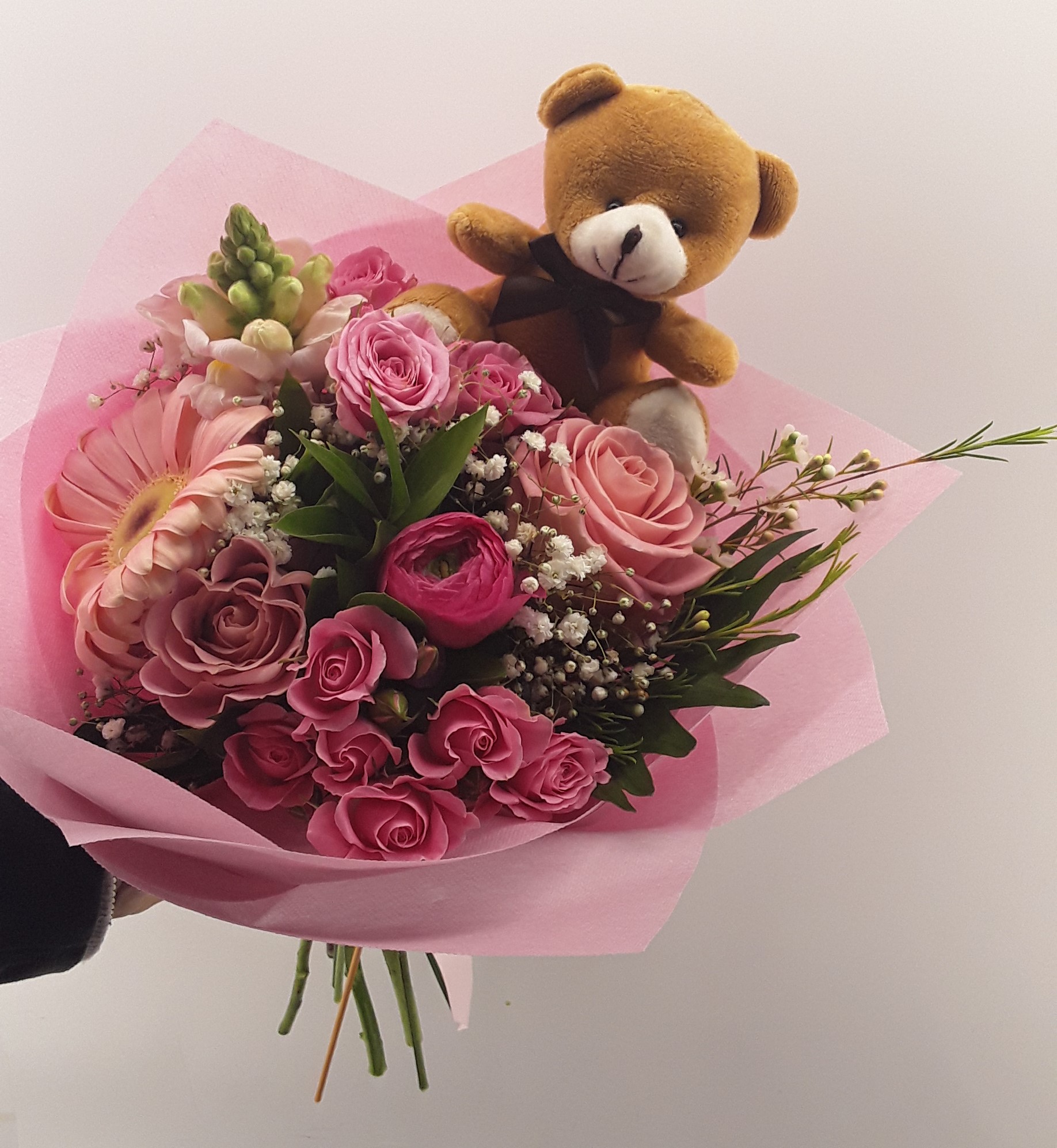 W2432--Mixed flowers in bouquet!!!
