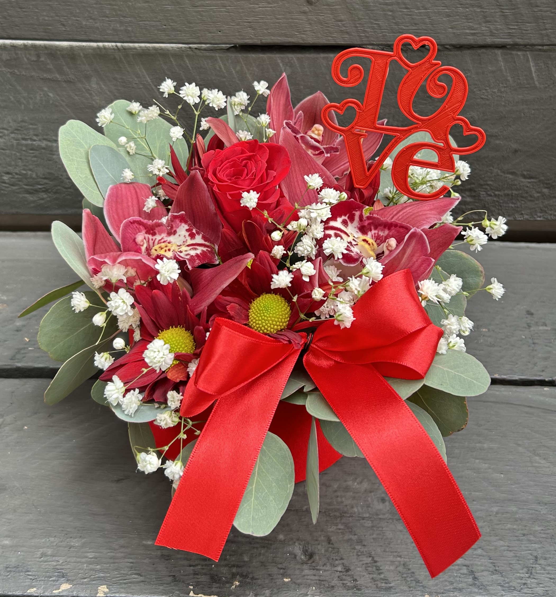 B2510--Mixed flowers in round box