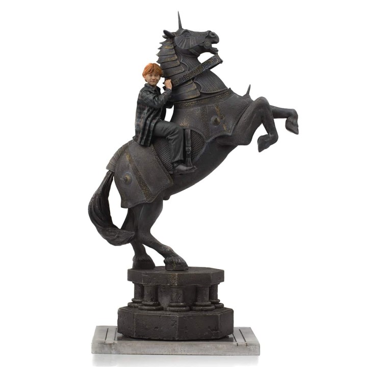 IRON STUDIOS HARRY POTTER RON WEASLEY AT THE WIZARD CHESS ART SCALE FIGURE