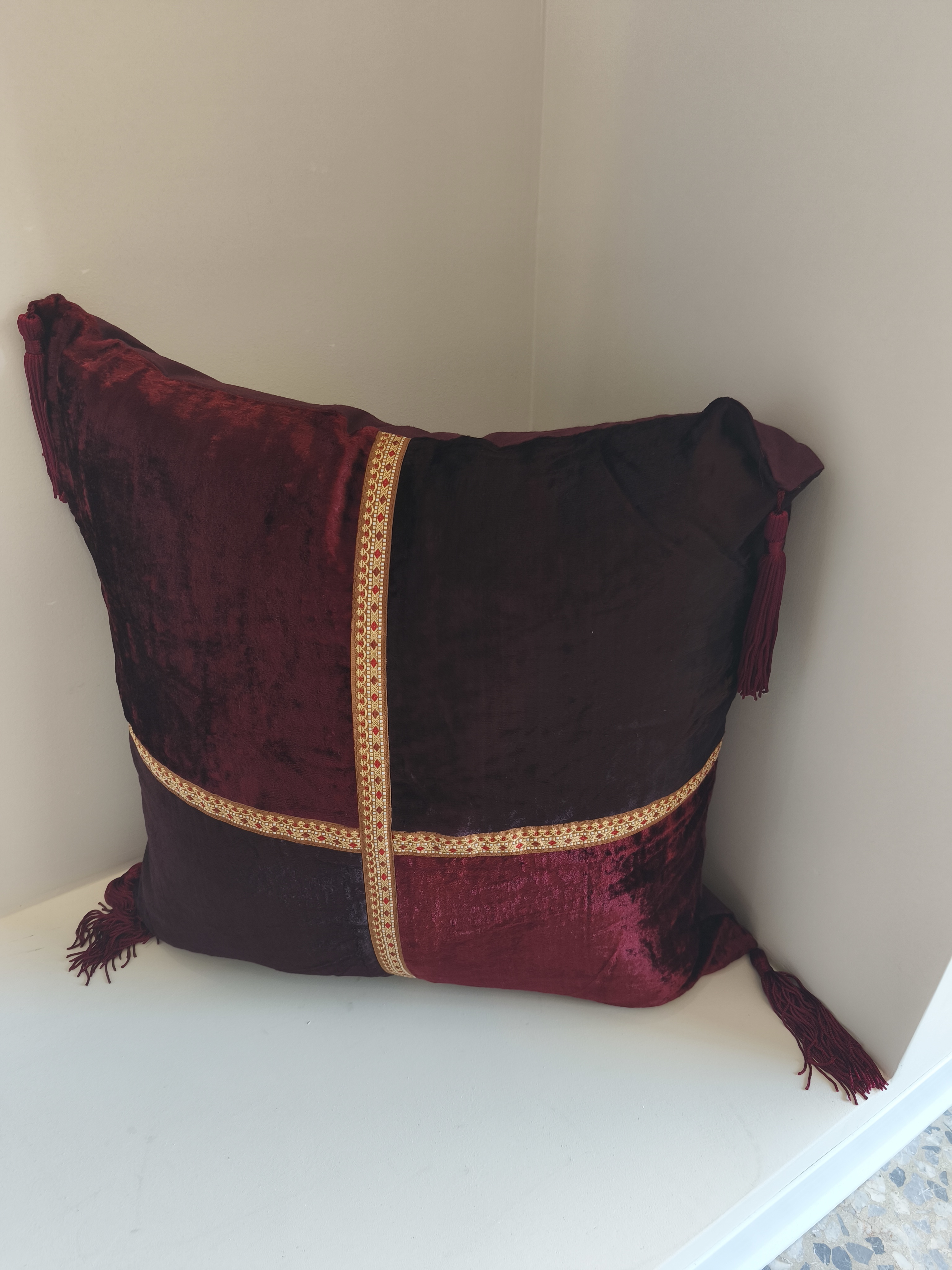 Cushion Cover  code  14988 Velvet Square With Tassels 45 X 45 Cm  100% Viscose