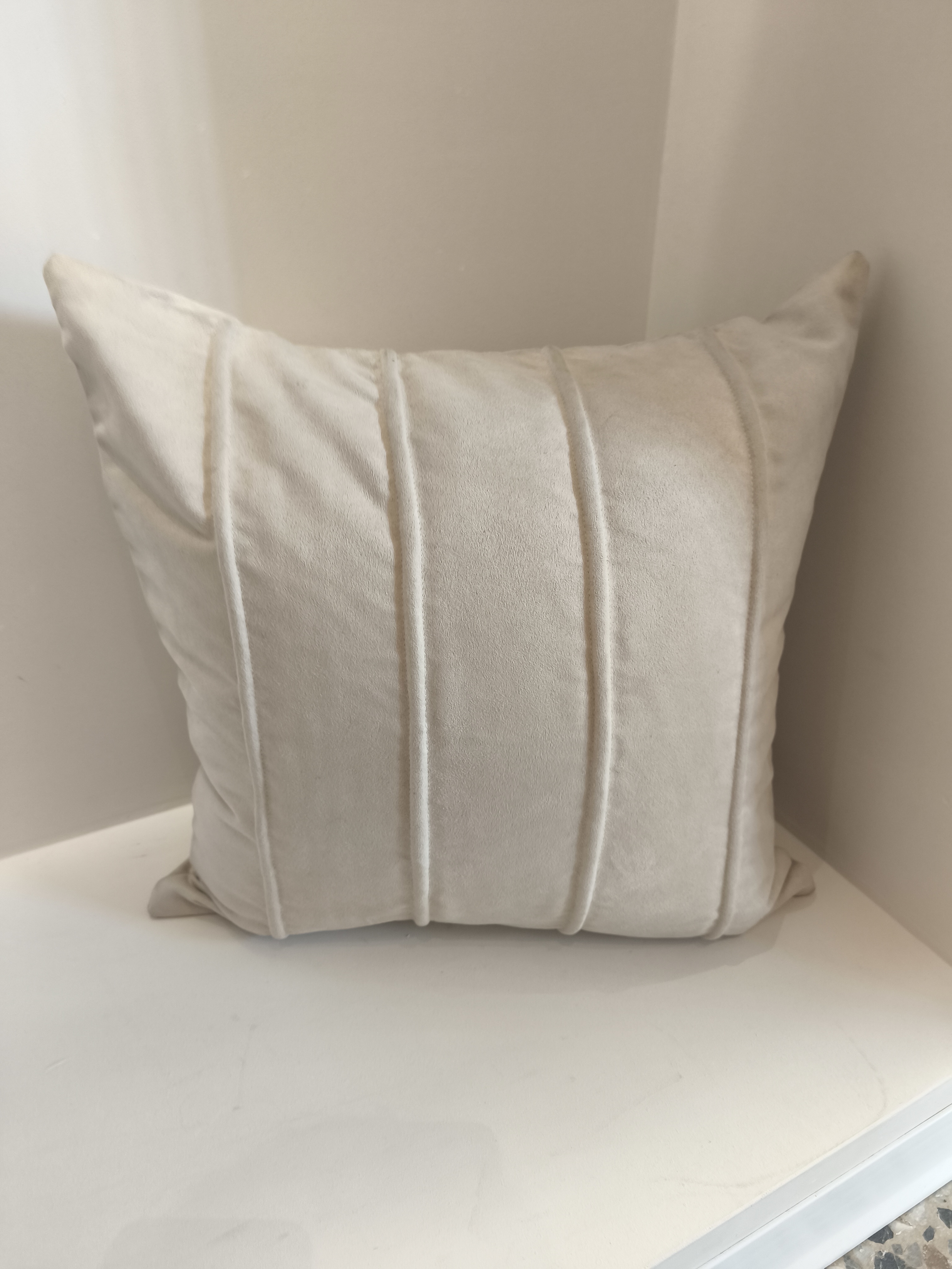 Cushion Cover  code 14887 Suede With Piping 45 X 45 Cm  100% Polyester