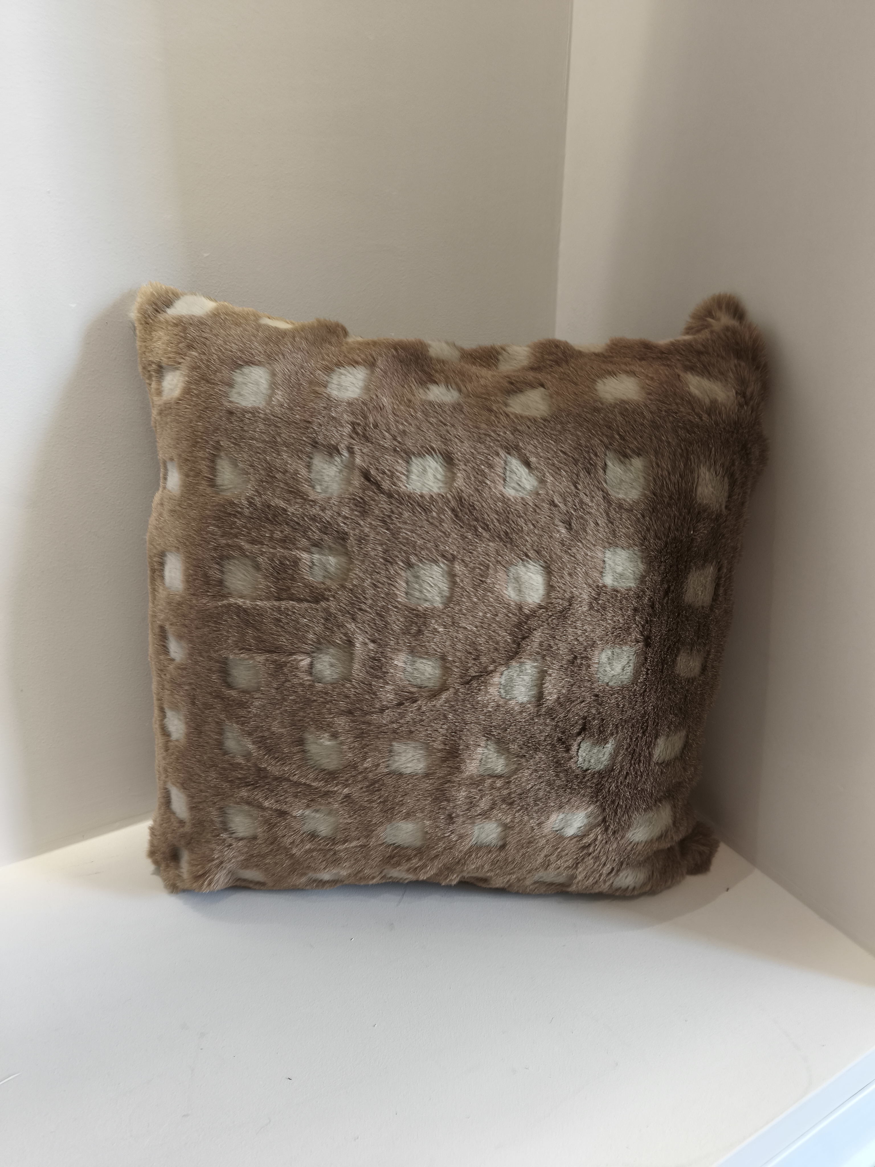 Cushion Cover  Fluffy Beige With Light Brown Cushion 45 X 45 Cm  100% Synthetic Fur