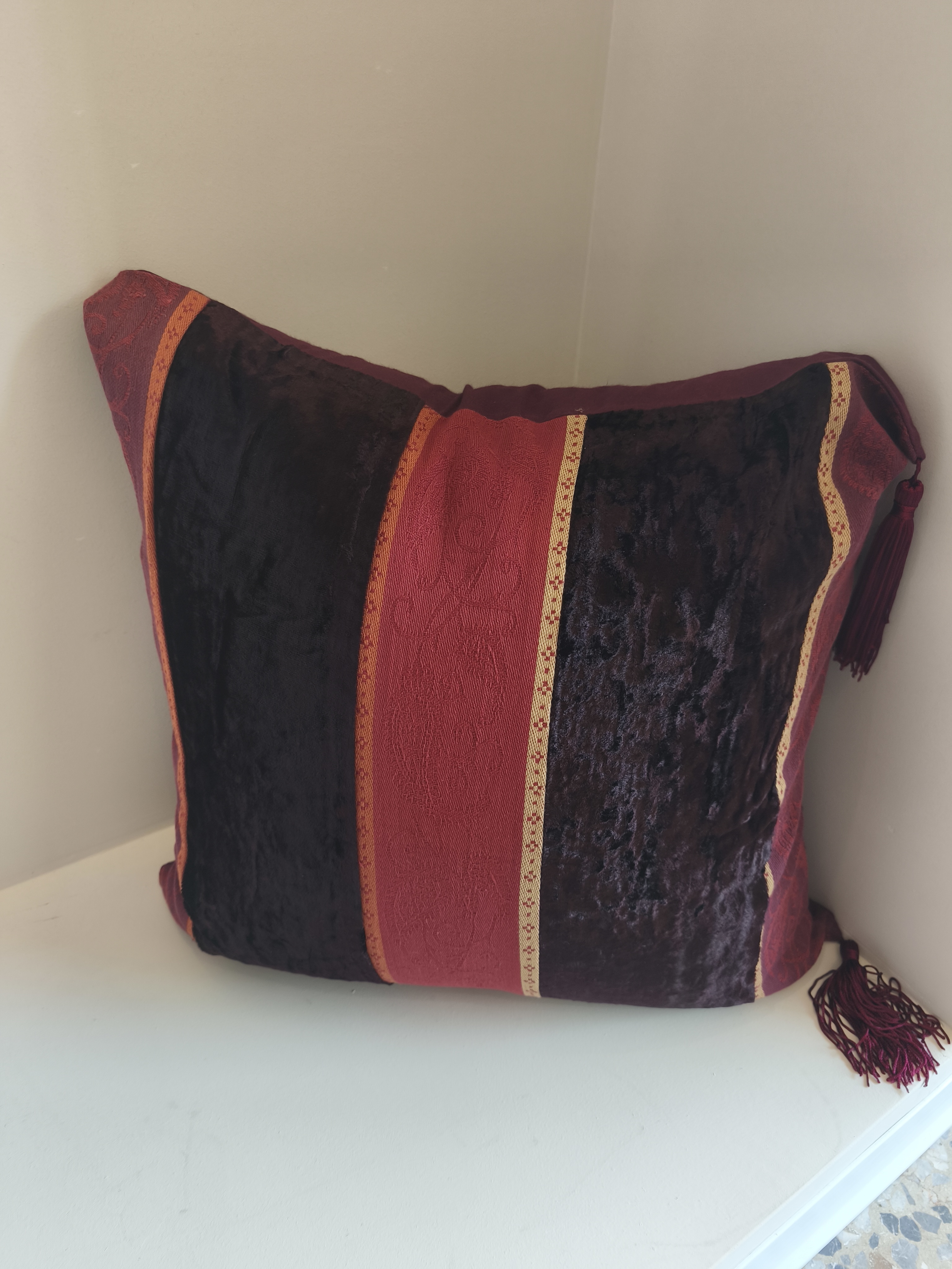 Cushion Cover  code  14889 Velvet Stripe With Tassels 45 X 45 Cm  100% Viscose