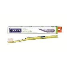 Vitis Access Medium Toothbrush – Ergonomic Handle