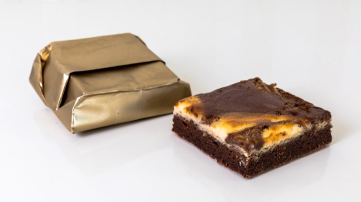 Λουκουσένια CHEESE BROWNIES  Individual treats - κεραστικό