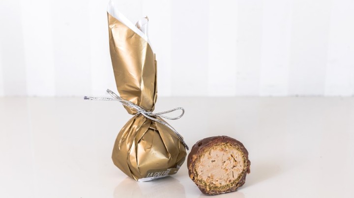 Λουκουσένια HAZELNUT WHITE BALL  Individual treats - κεραστικό