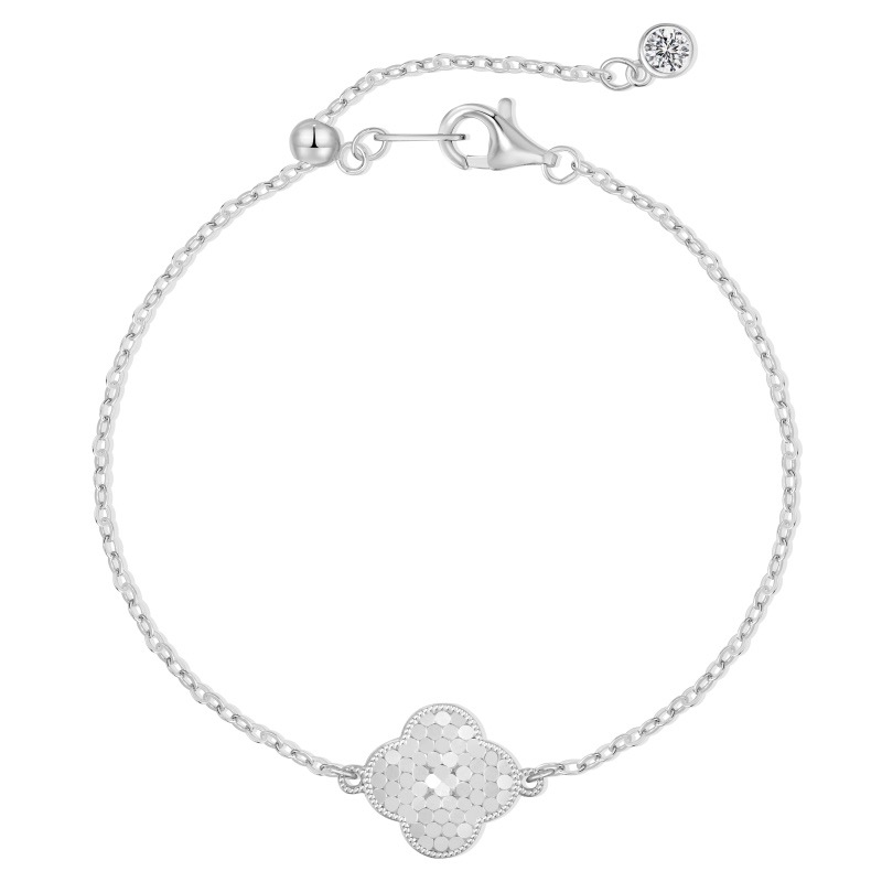 Clover in white gold
