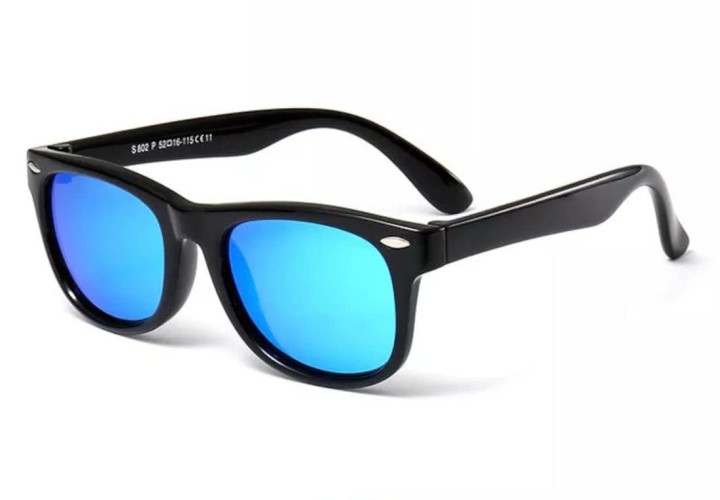 Black with mirror lens sunglasses