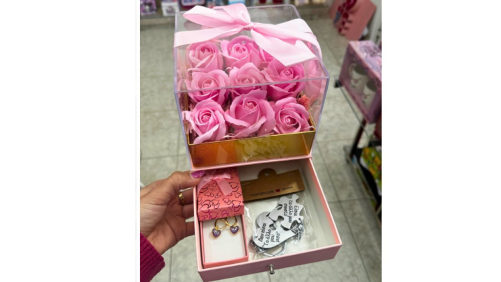Gift box with soap roses No1
