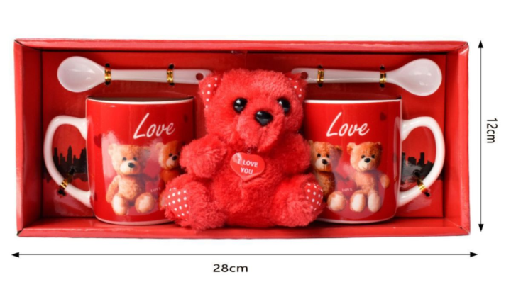 Gift box set of 2 mugs and teddy bear