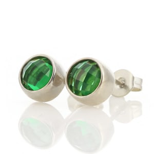 Caflon Bezel Stainless August 8 Light Green Earrings 1Pair