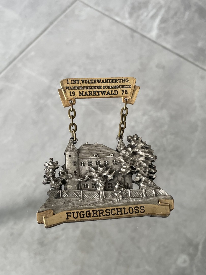 1975 A Symbol Of Legacy And Journey - Fugger Castle Commemorative Medal 0.8Kg 7Cmx8.5Cm (Wxlxh)