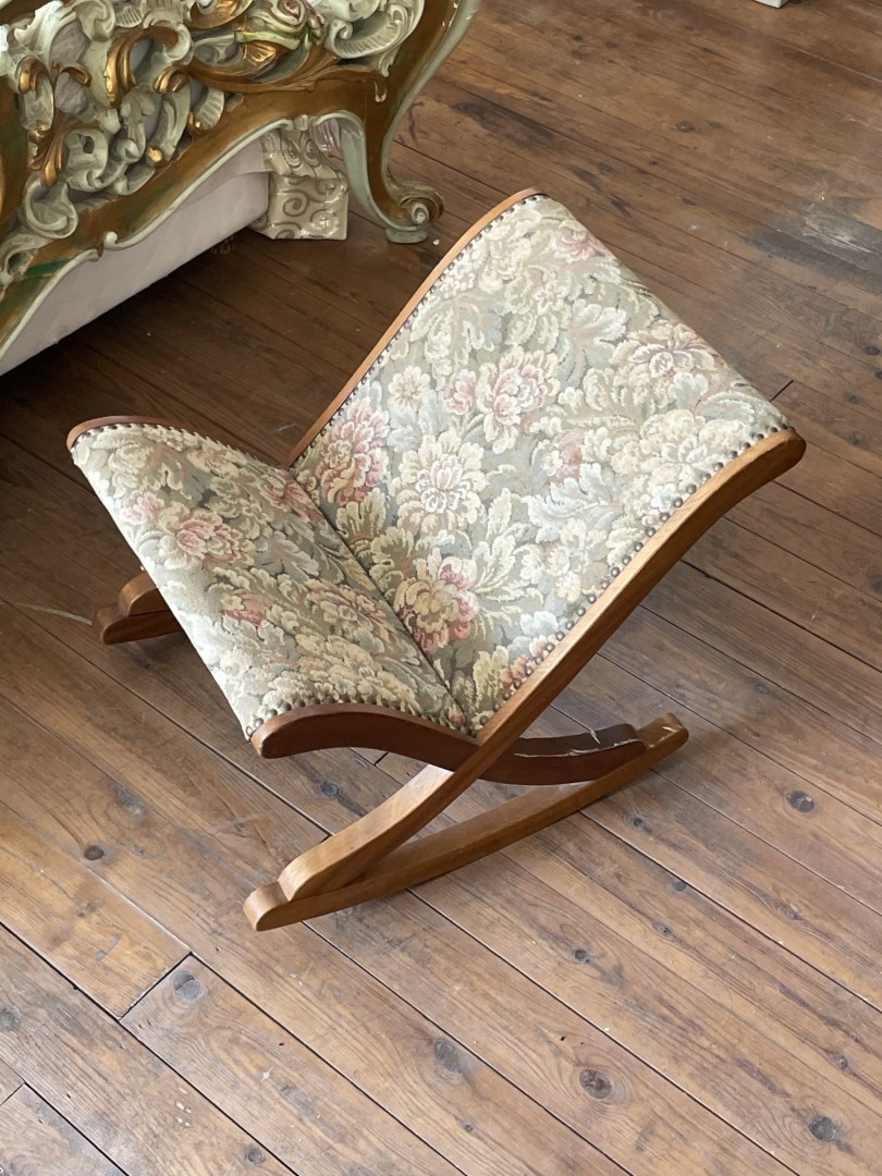 Mid-Century Modern Upholstered Wooden Rocking Stool With Floral Tapestry Fabric 15Kg 51.5Cmx40Cmx42Cm (Wxlxh)