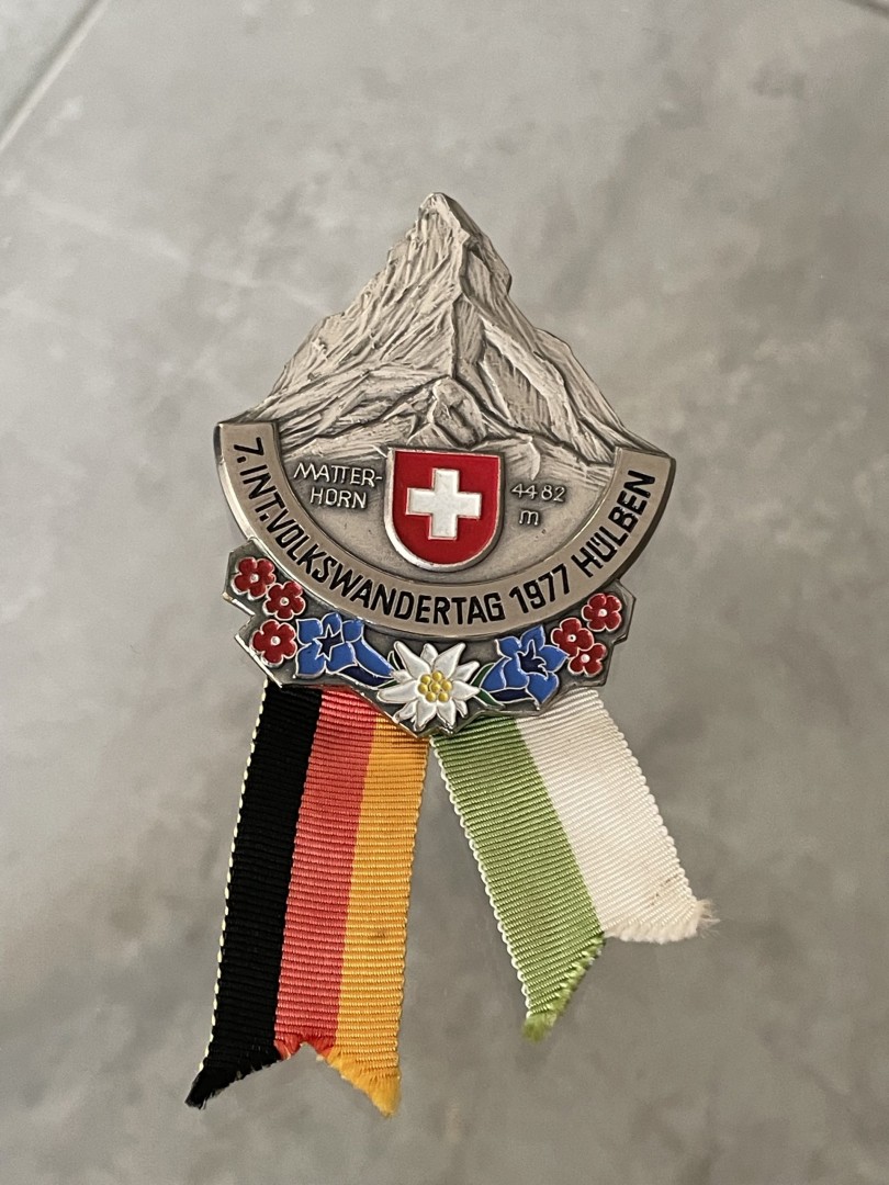1977 Matterhorn Volkswandertag Medal Iconic Swiss Mountain Hiking Collectible 0.7Kg 5.5Cmx11Cm (Wxlxh)