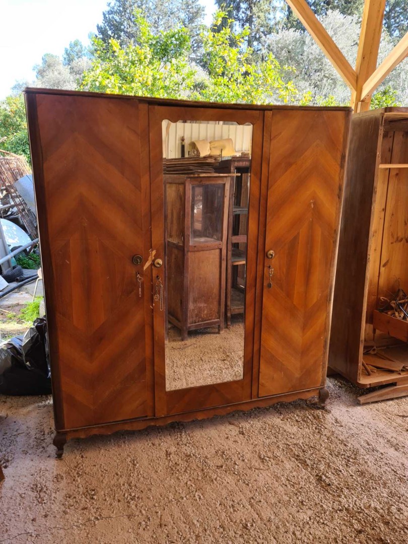Deco Elegance: Art Deco Wardrobe From The Interwar Period (1919-1939) 100Kg 170Cmx60Cmx190Cm (Wxlxh)