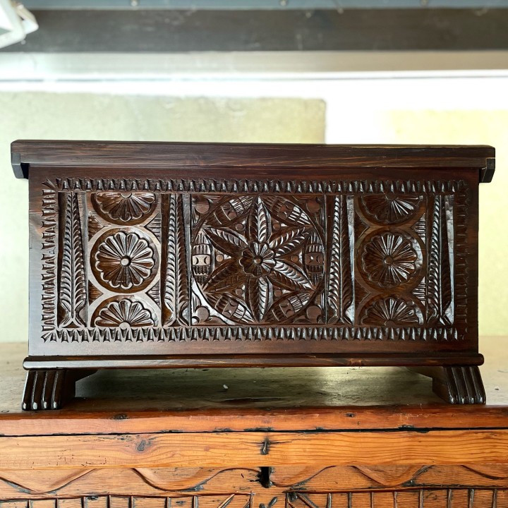 Handcrafted Cypriot Wooden Chest With Floral Motifs 13Kg 63Cmx32Cmx35Cm (Wxlxh)