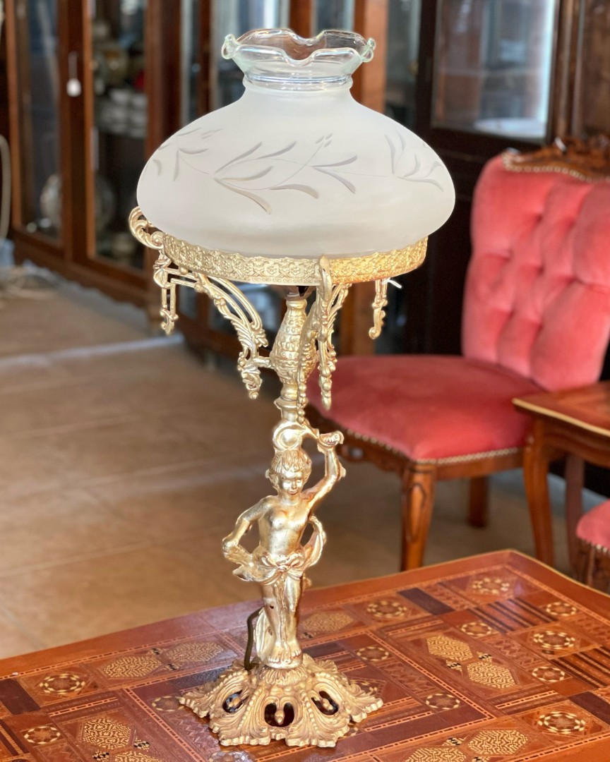 Classic Bronze Portatif Table Lamp With Opaline Glass Shade 2.8Kg 67Cm (Wxlxh)