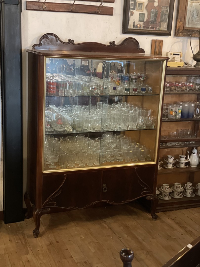 Vintage 1950S Glass Display Cabinet With Elegant Carvings And Storage 60Kg 112Cmx43Cmx160Cm (Wxlxh)