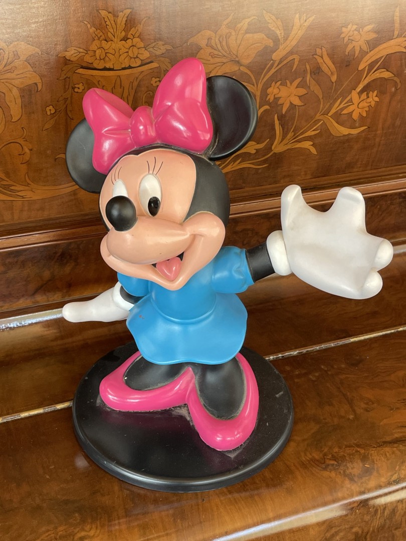 Timeless Disney Magic: Collectible Minnie Mouse Memorabilia For Nostalgic Fans 0.6Kg 30Cm (Wxlxh)