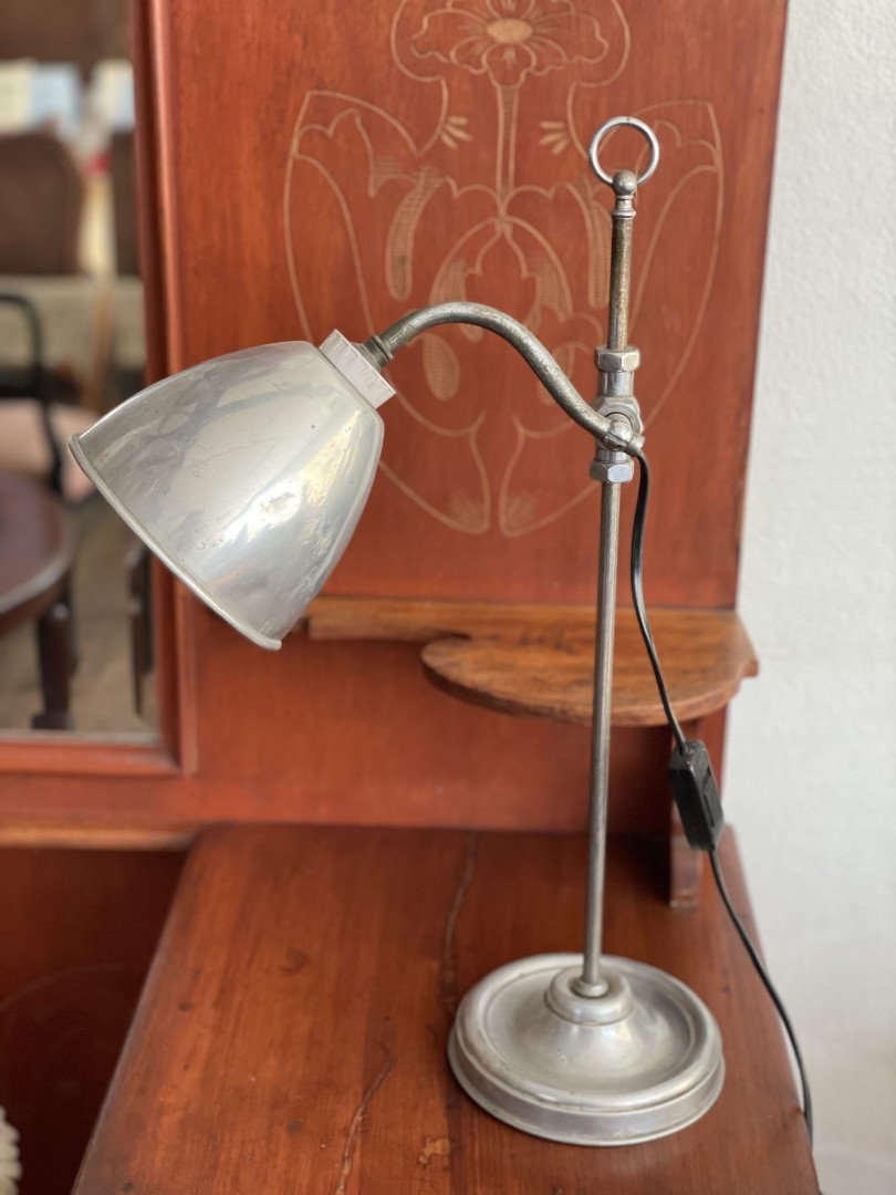 Antique Art Deco Adjustable Desk Lamp - Early 20Th Century Industrial Metal Table Lamp - Sleek And Functional Vintage Lighting 2Kg 14Cmx26Cmx50Cm (Wxlxh)