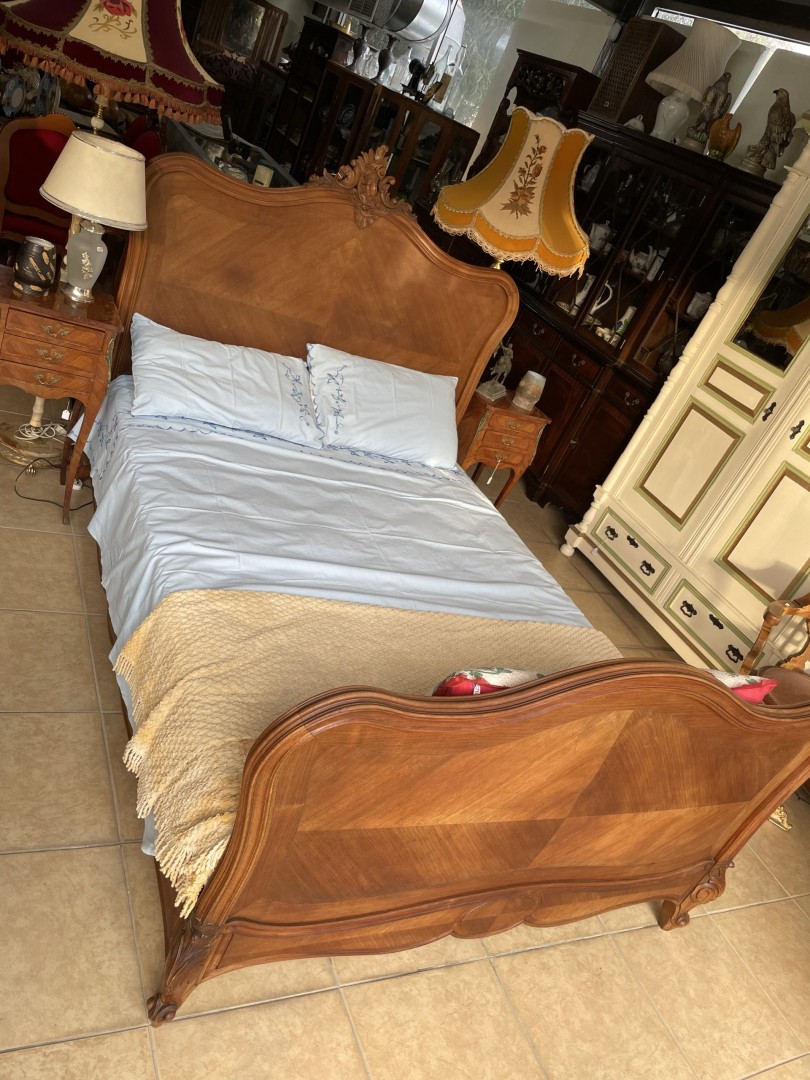 Exquisite Handmade Louis Xv Style Double Bed From The 19Th Century 80Kg 202Cmx150Cmx145Cm (Wxlxh)