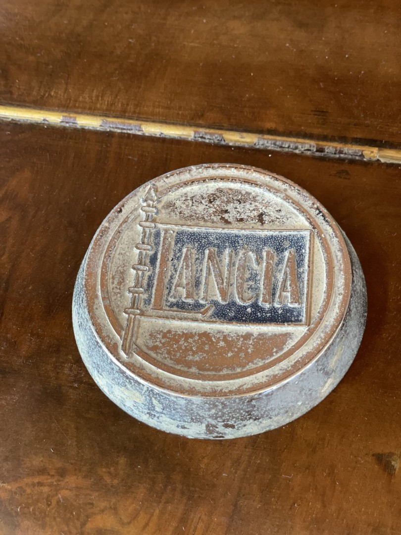 Vintage Lancia Emblem - Classic Automotive Collectible 2Kg 9Cmx1.6Cm (Wxlxh)