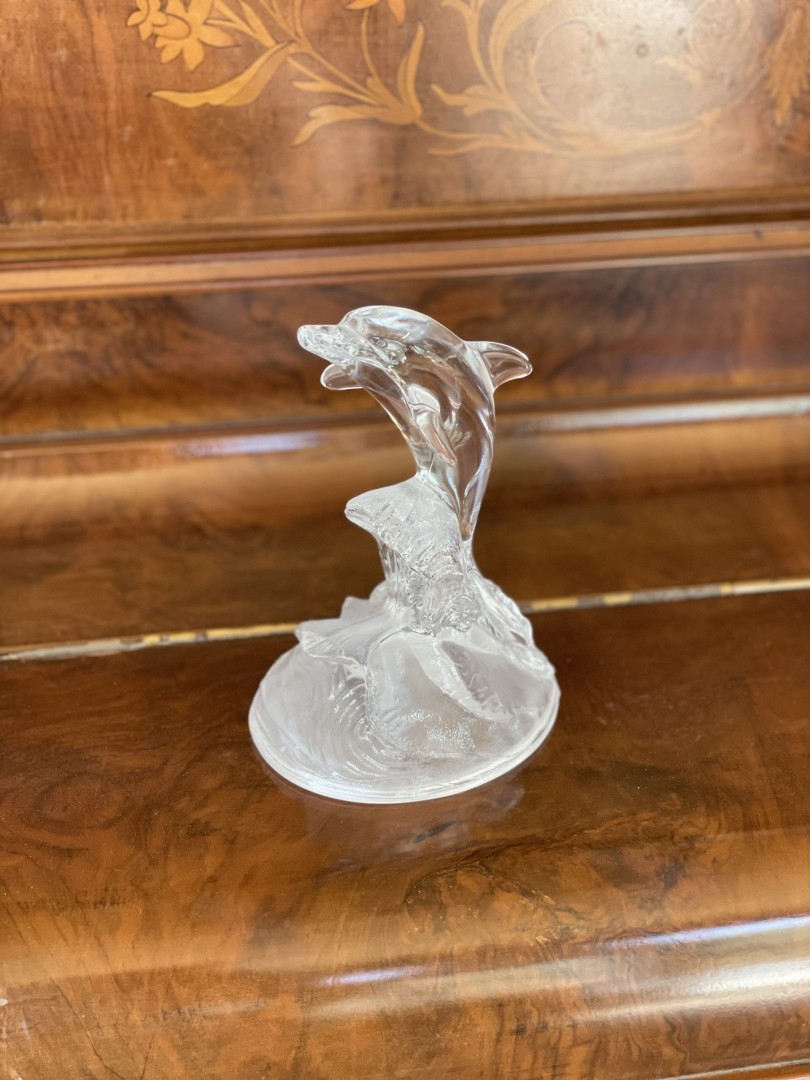 Vintage Frosted & Clear Glass Dolphin Figurine Ocean-Inspired Decor 0.6Kg 11Cmx10Cmx16Cm (Wxlxh)