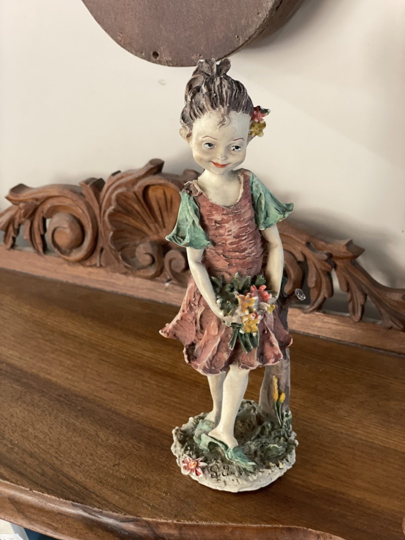 Vintage Porcelain Girl Figurine With Flowers Collectible Statue 0.35Kg 21Cm (Wxlxh)