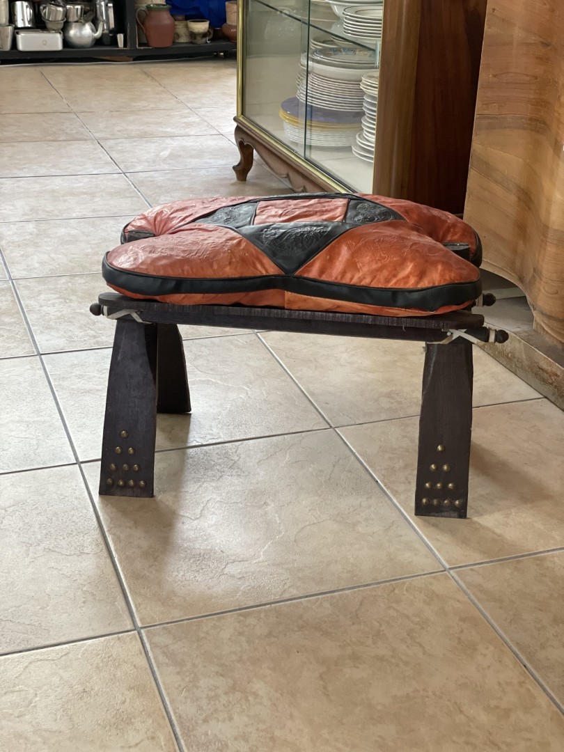 Vintage Leather Egyptian Footstool 6Kg 58Cmx29Cmx39Cm (Wxlxh)