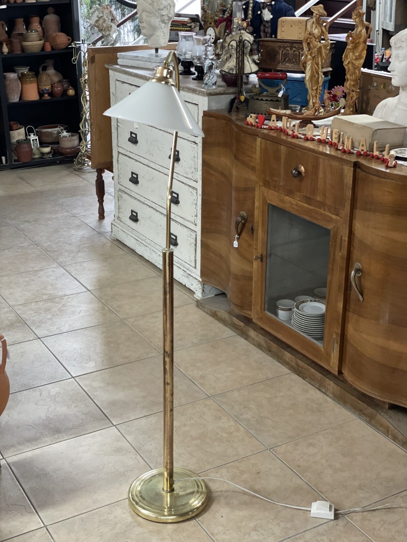 Timeless Illumination: Vintage C-Shaped Floor Lamp 4.6Kg 139Cm (Wxlxh)