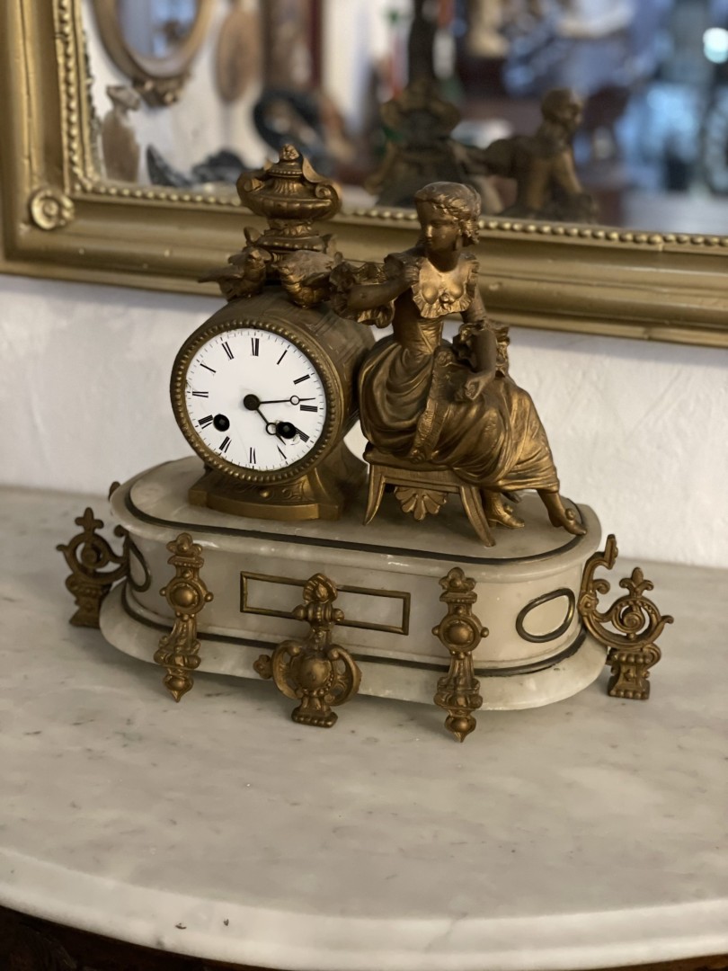 Antique French Gilded Mantel Clock With Lady Figurine - Circa Late 19Th Century 6Kg 39Cmx15Cmx29Cm (Wxlxh)