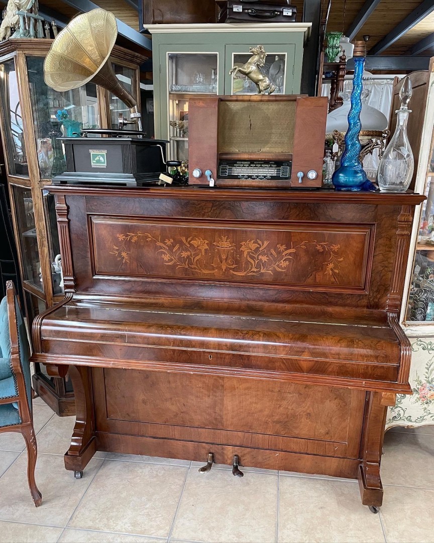 Marquetry Upright Piano - Antique Floral Decor From Another Era 300Kg 140Cmx64Cmx125Cm (Wxlxh)