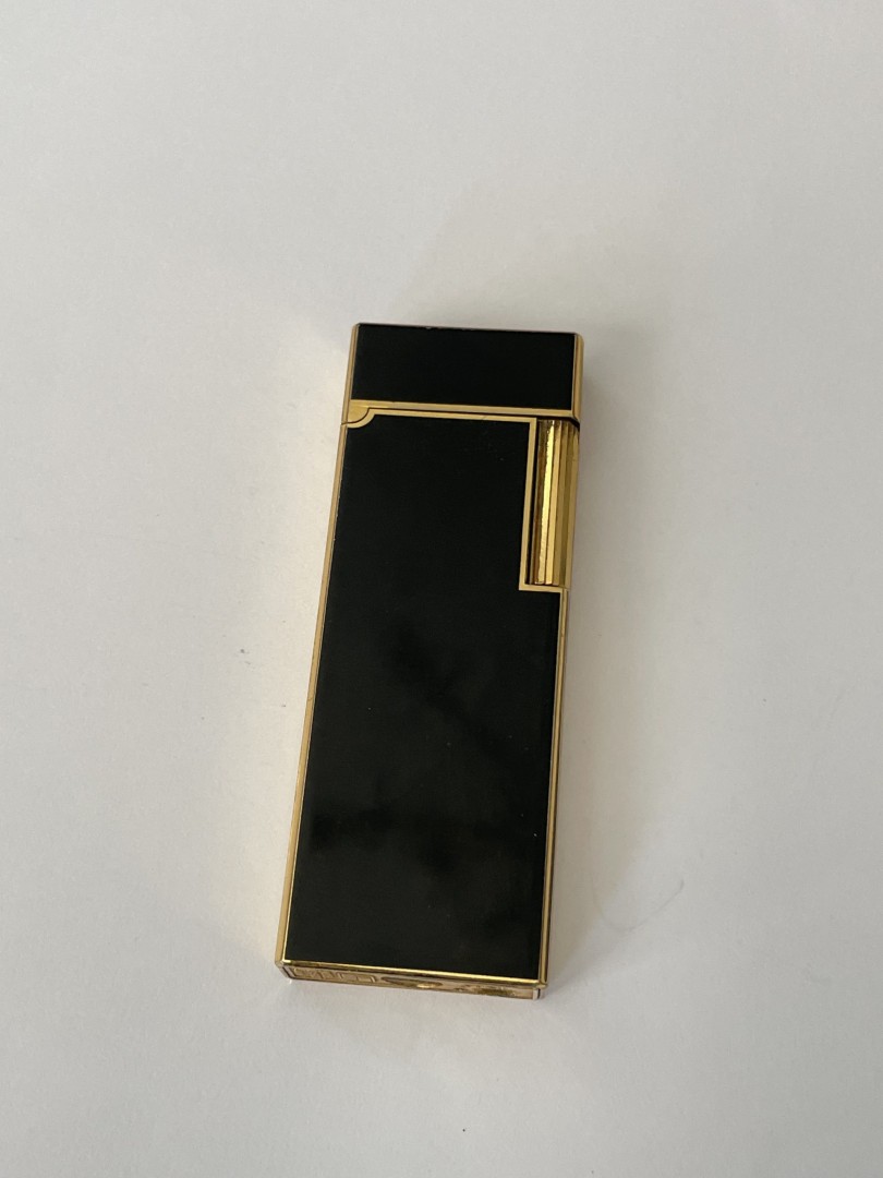 Vintage Win Model 3300 Lighter Sleek Black And Gold Design From Japan 0.08Kg 7.5Cmx2.7Cmx1Cm (Wxlxh)