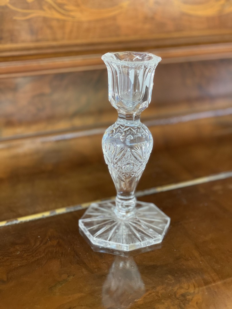 Elegant Crystal Candle Holder With Stunning Polygonal Design Perfect Home Décor 0.6Kg 7Cmx7Cmx14Cm (Wxlxh)